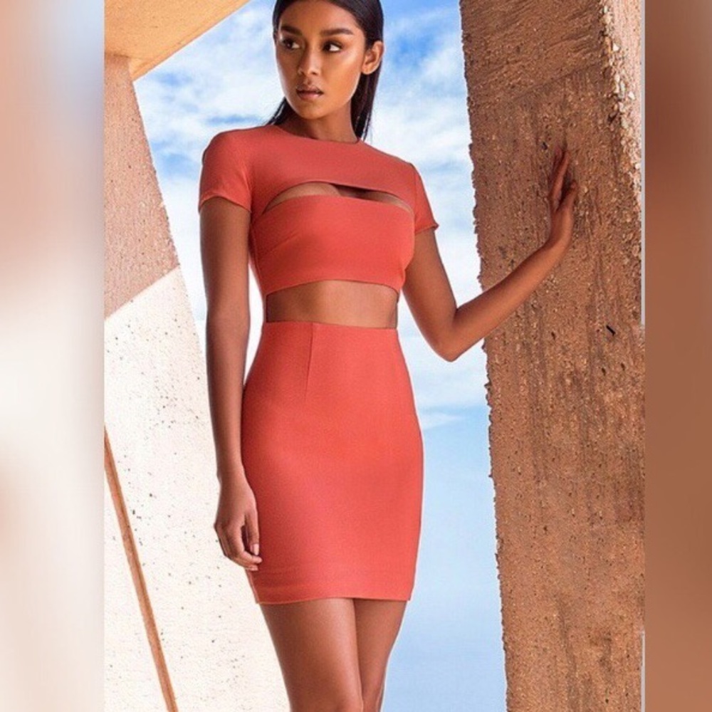 HOUSE OF CB London VIOLETA
SALMON CUT OUT DRESS